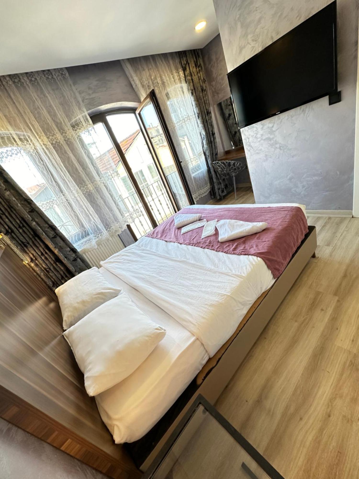 Alyon Suite Hotel Istanbul Bagian luar foto